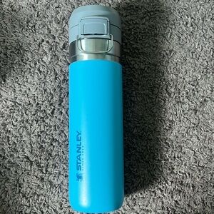 Stanley The Quick Flip GO 24oz/709ml Water Bottle